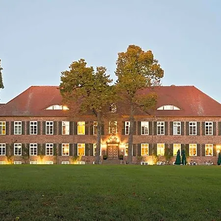Hotell & Restaurant Gutshaus Ludorf 4*