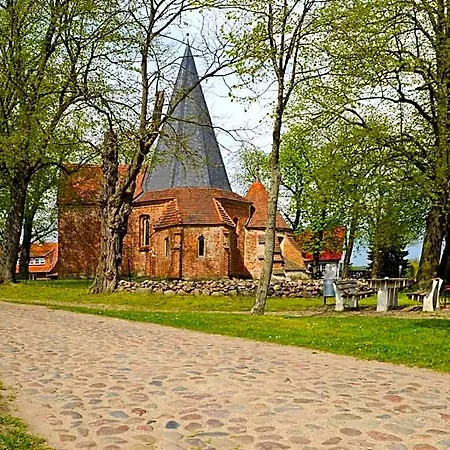 & Restaurant Gutshaus Ludorf 4* Vipperow